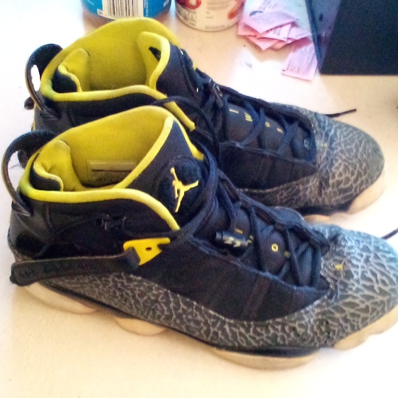 Nike Air Jordans - Picture 2 of 6